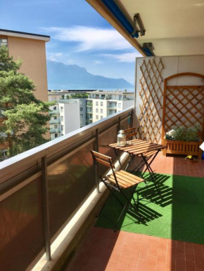 Отель Studio 71 with balcony, Эшарлен